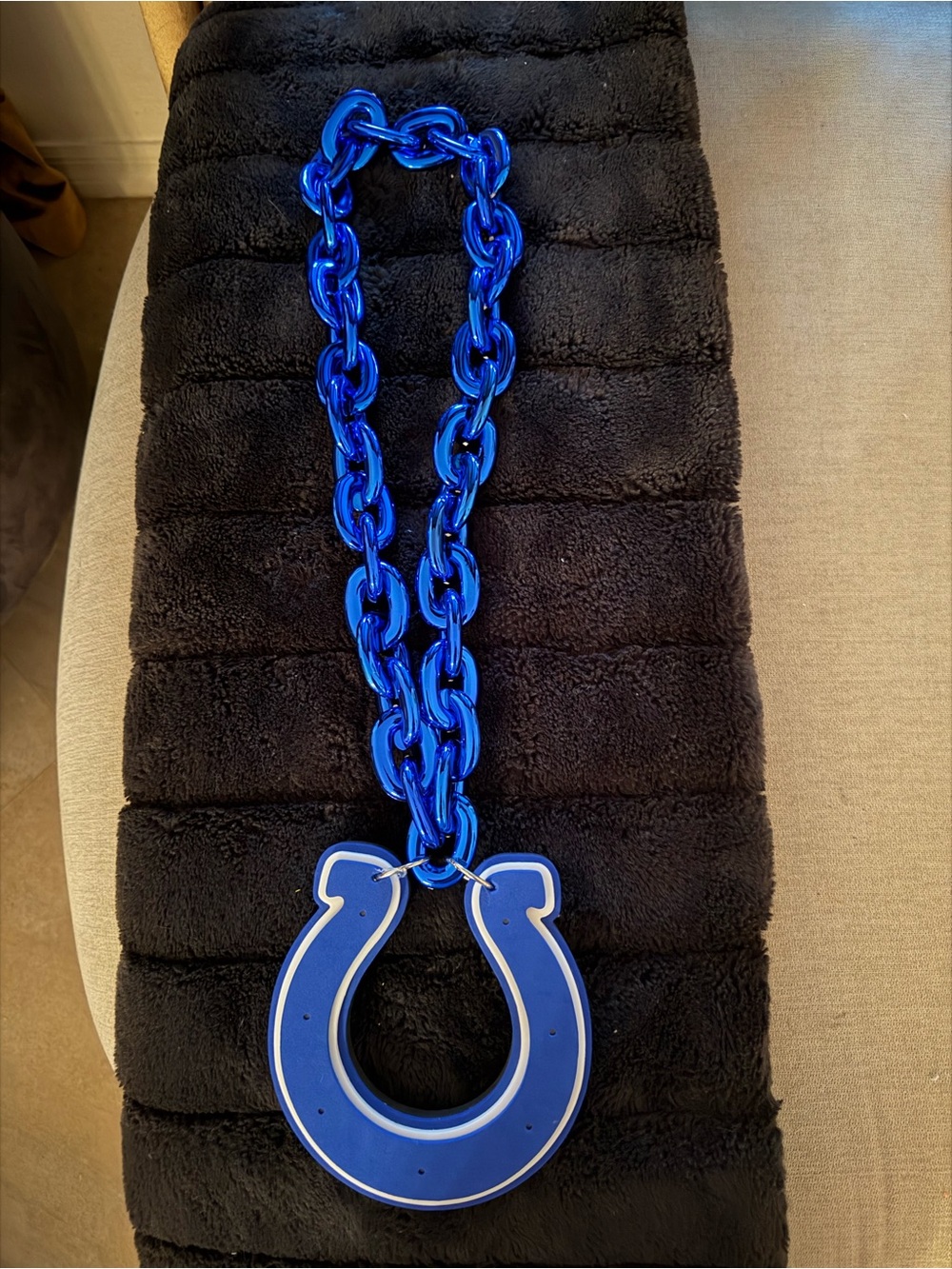Blue Horseshoe Pendant Chain Necklace